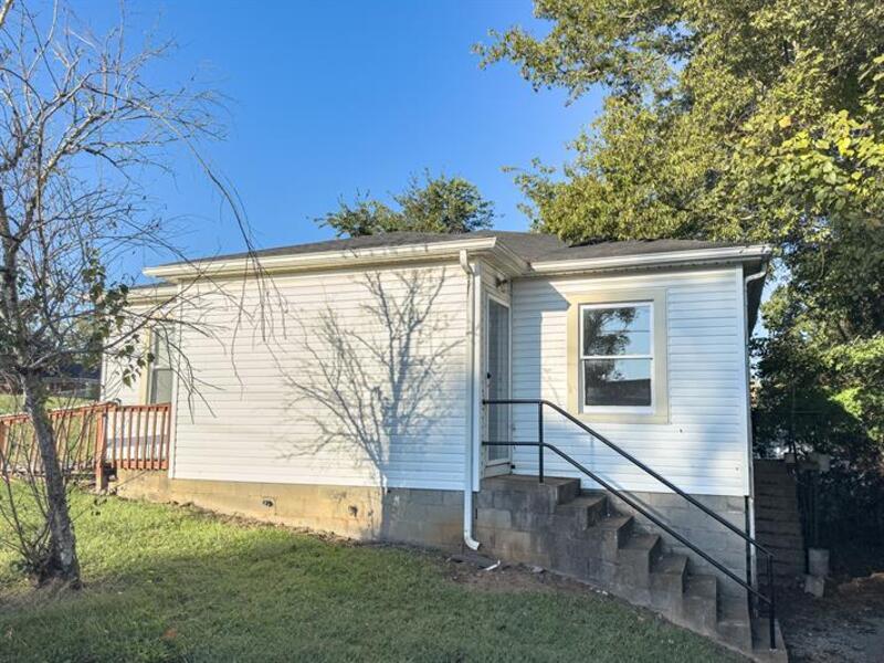 Foto principal - 802- B Robb Avenue