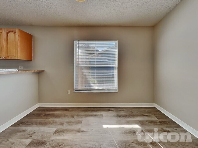 Foto del edificio - 914 Whisper Lake Dr