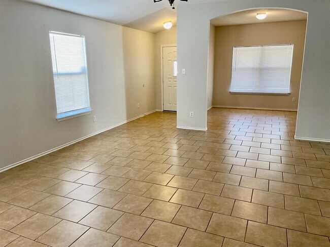 Building Photo - 112 Cowboy Cove