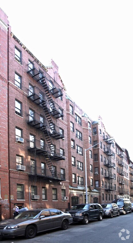 Primary Photo - 115 E 21st St
