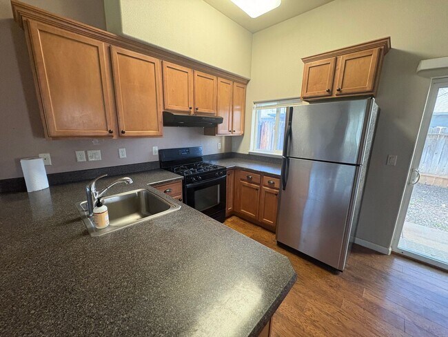 Foto del edificio - Brokeoffmtn19745/19747