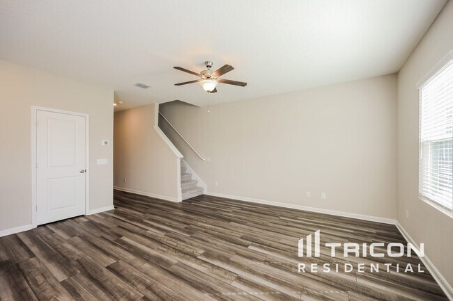 Building Photo - 14347 Palm Ridge