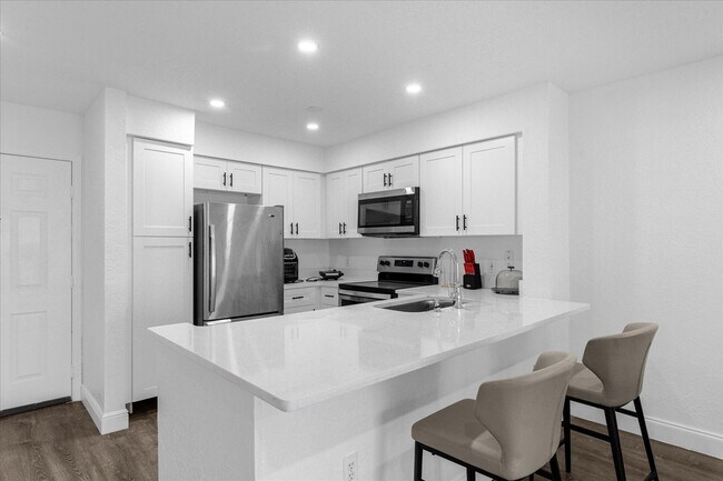 Foto del edificio - 14036 Fairway Island Dr