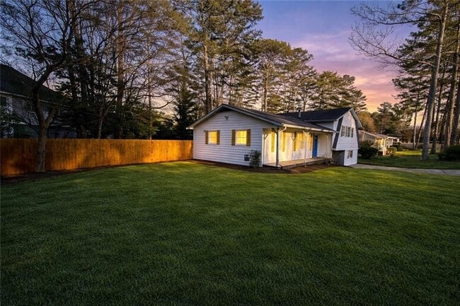 Building Photo - 3210 Ebenezer Rd NE