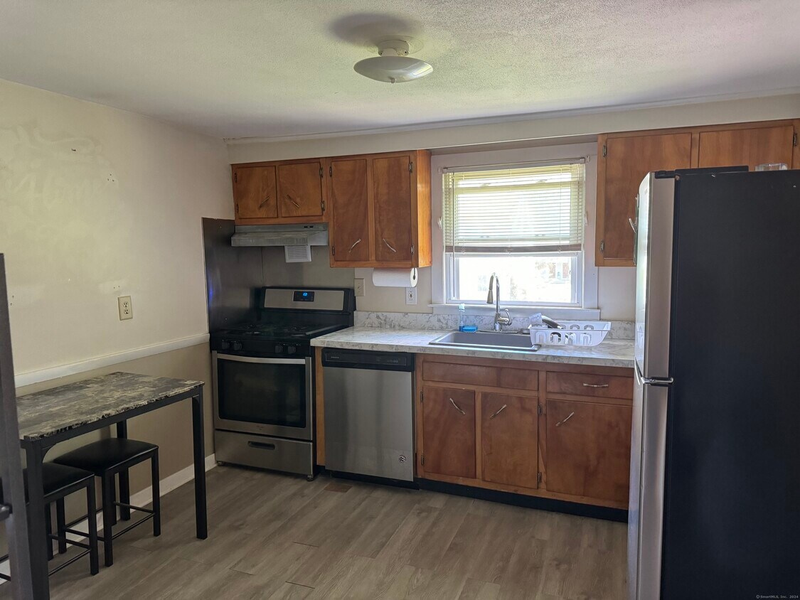 Primary Photo - 36 Landin St