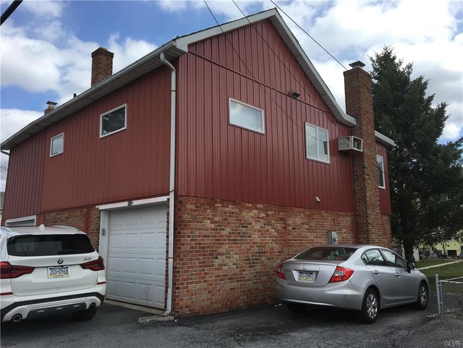 Building Photo - 543 Chestnut St