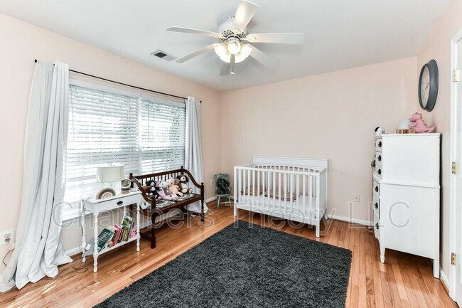 Building Photo - 46814 Snow Hill Way