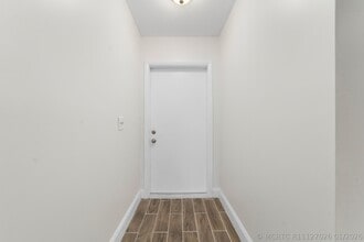 Building Photo - 2567 Dudley Dr E