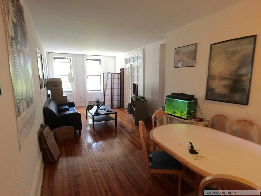 Primary Photo - 211 W 108th St