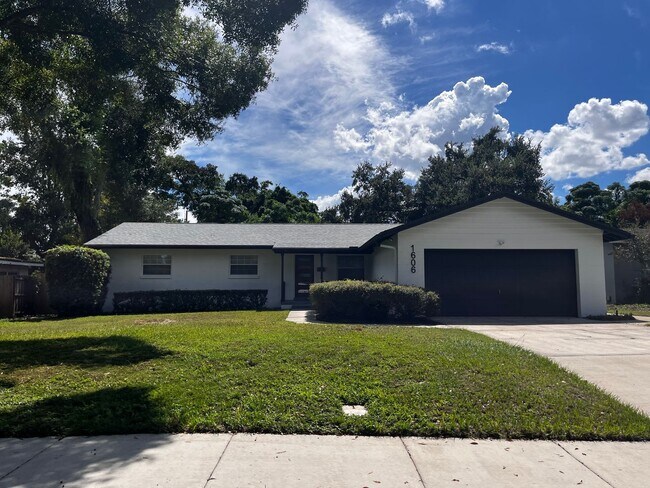 Foto del edificio - 1606 Overlake Ave