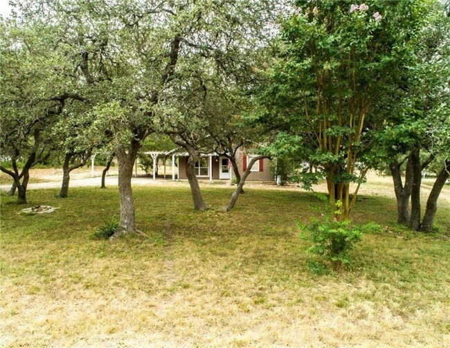 Building Photo - 107 Kendalia Cir