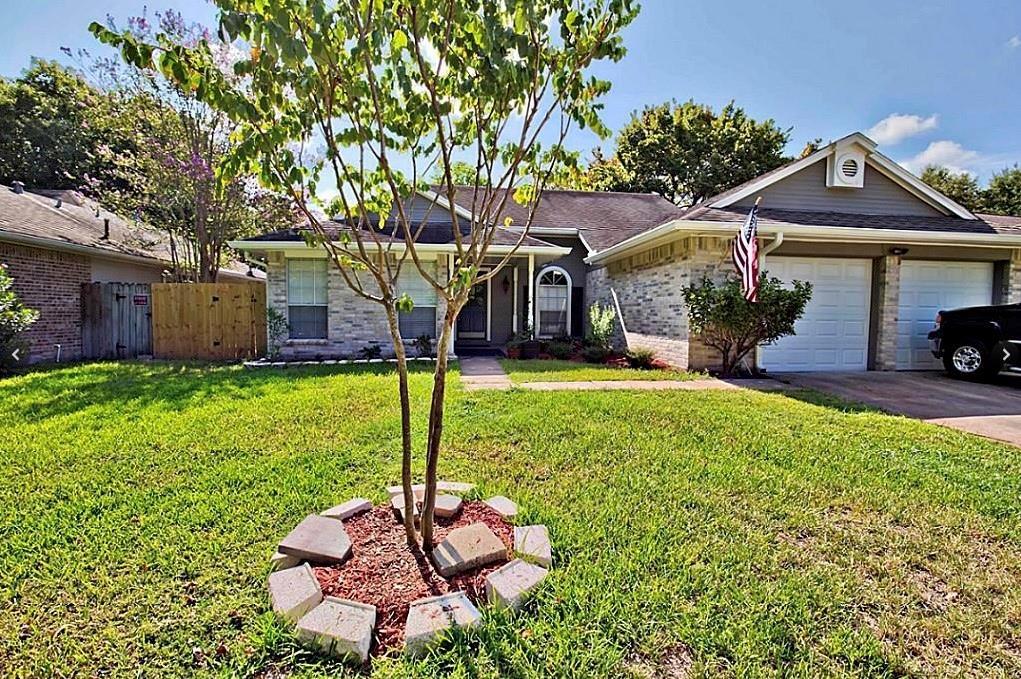 Primary Photo - 15643 Pebble Lake Dr