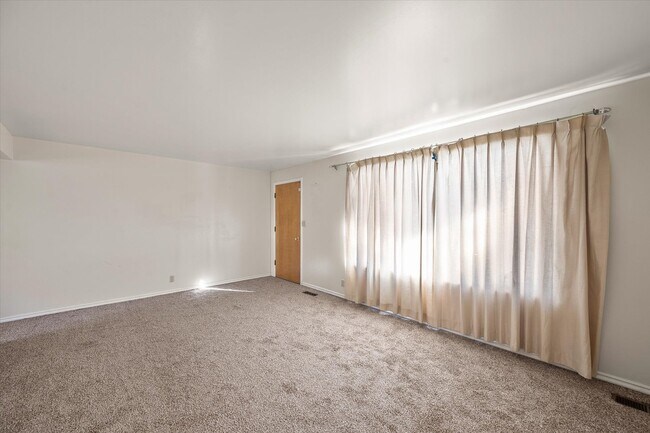 Foto del edificio - 2197 N 250 W