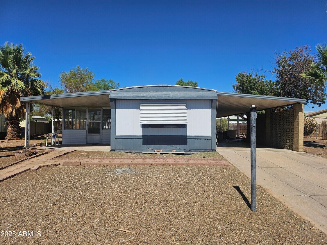 Foto principal - 901 S 95th St