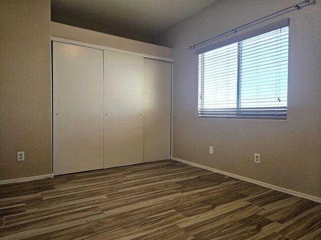 Building Photo - 2300 E Magma Rd