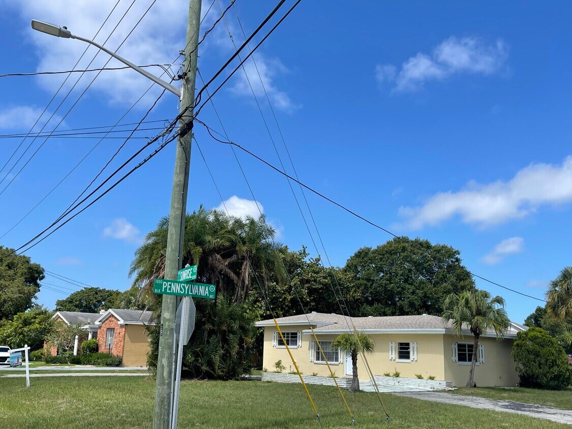 Primary Photo - 1701 Sunrise Blvd