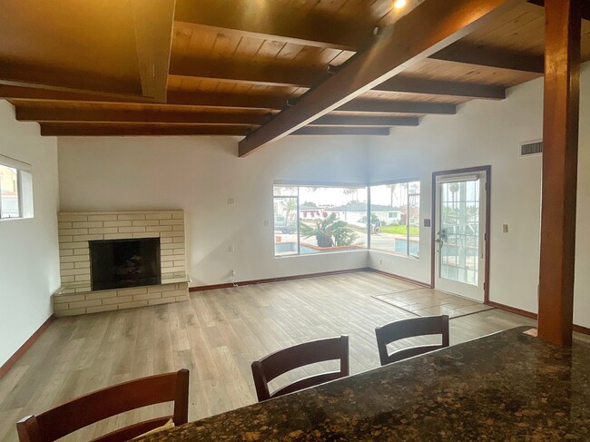 Building Photo - 123 Avenida Dolores