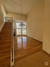 Building Photo - 5333 Zelzah Ave