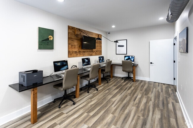 Business Center - Highland Grand