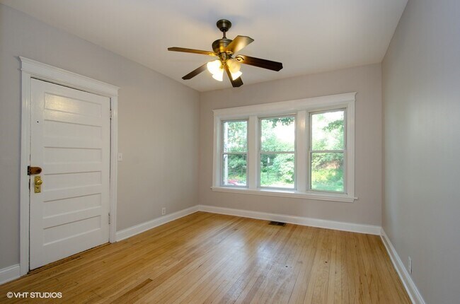 Foto del edificio - 3809 N Ravenswood Ave