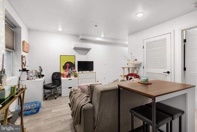 Foto del edificio - 1153 N Front St