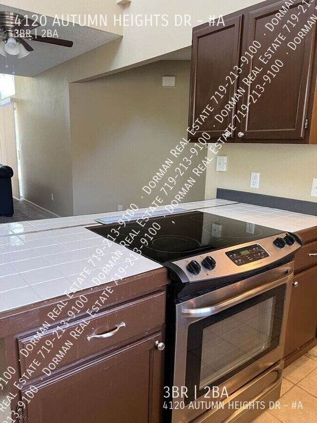 Foto del edificio - 4120 Autumn Heights Dr