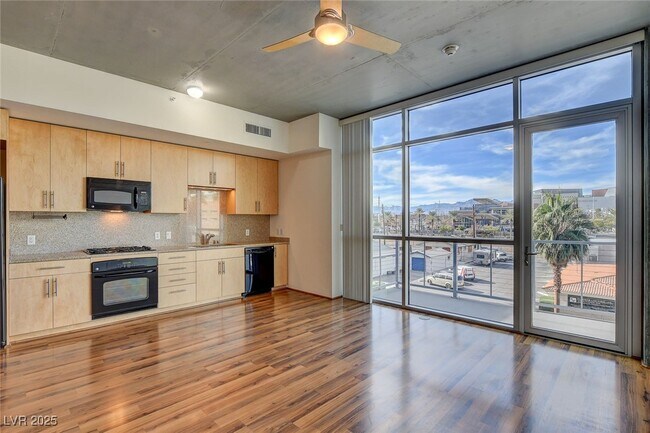 Foto del edificio - 353 E Bonneville Ave