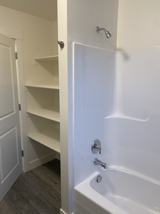 Tub and towel closet - 2626 W 450 N