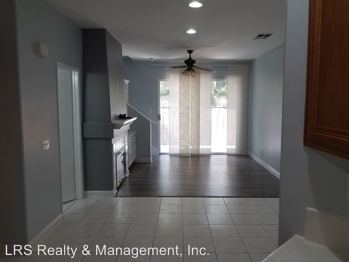 Primary Photo - 2 br, 2.5 bath House - 27 Mesquite