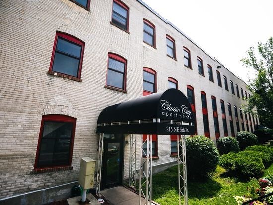Foto principal - 215 5th St NE