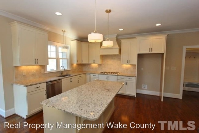 Building Photo - 4 br, 3 bath House - 444 Kings Glen Way
