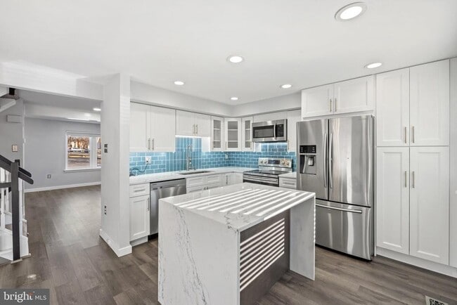 Building Photo - 5850 Rock Forest Ct