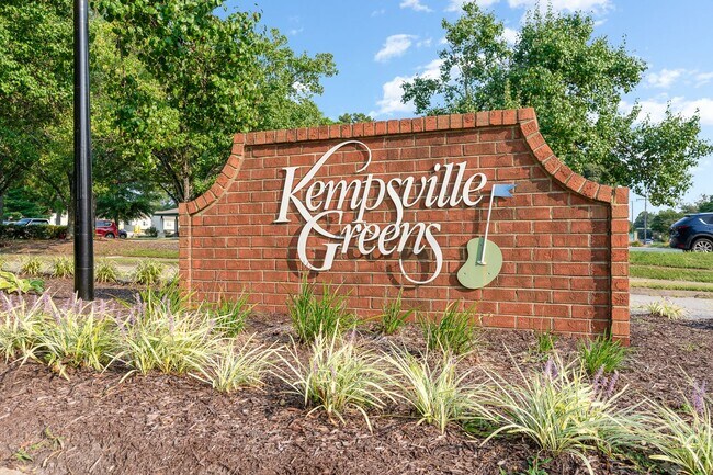 Foto del edificio - Immaculate 3bedroom 2.5 Townhouse on Kempsville Green Gold Couse