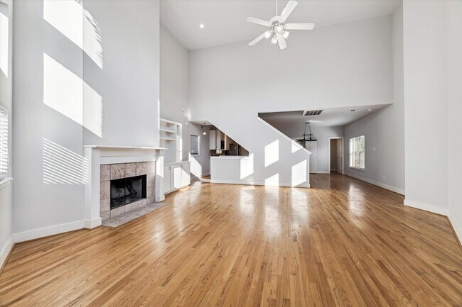 Building Photo - 9710 Riddlewood Ln