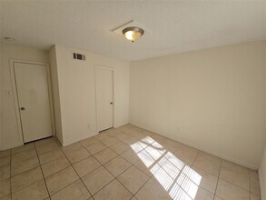 Building Photo - 1307 Brenda Ln