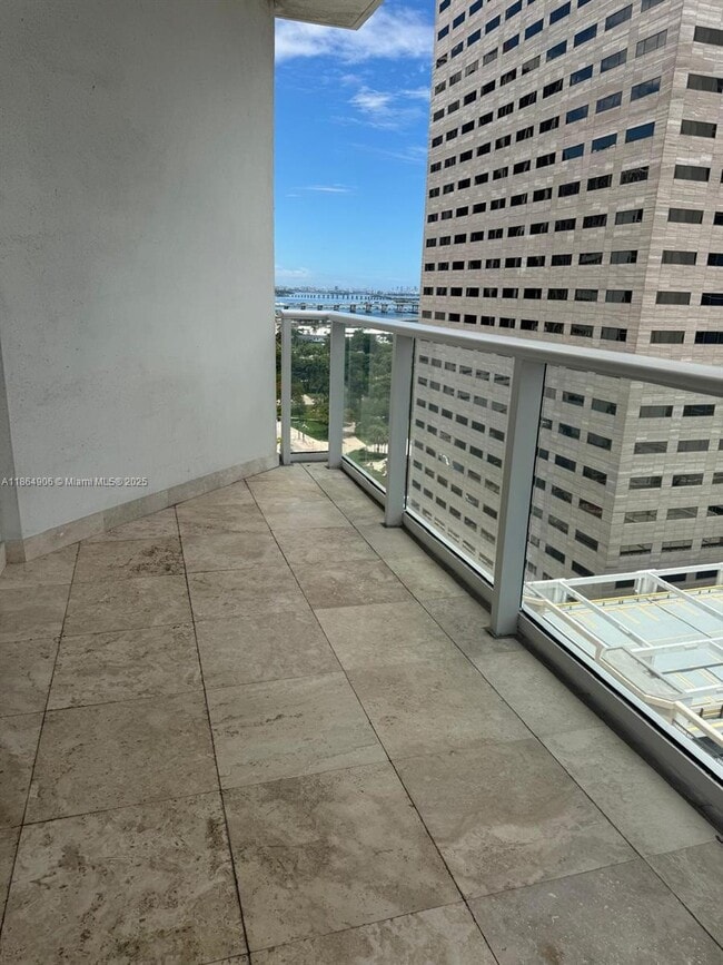 Building Photo - 300 S Biscayne Blvd