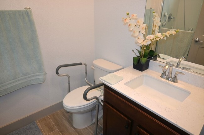 Building Photo - 10060 Carinata Dr