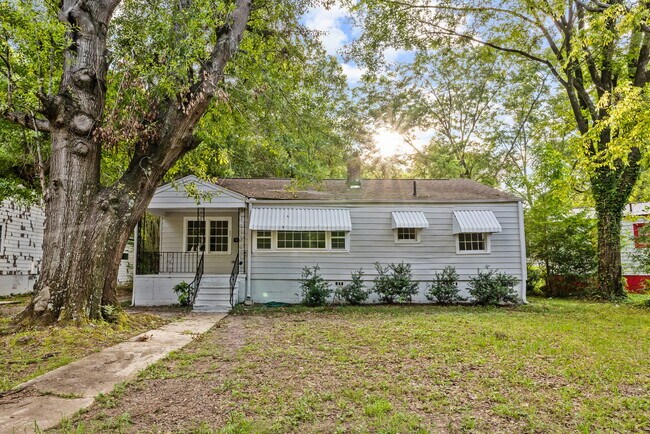 Foto del edificio - 832 Meadowbrook Dr