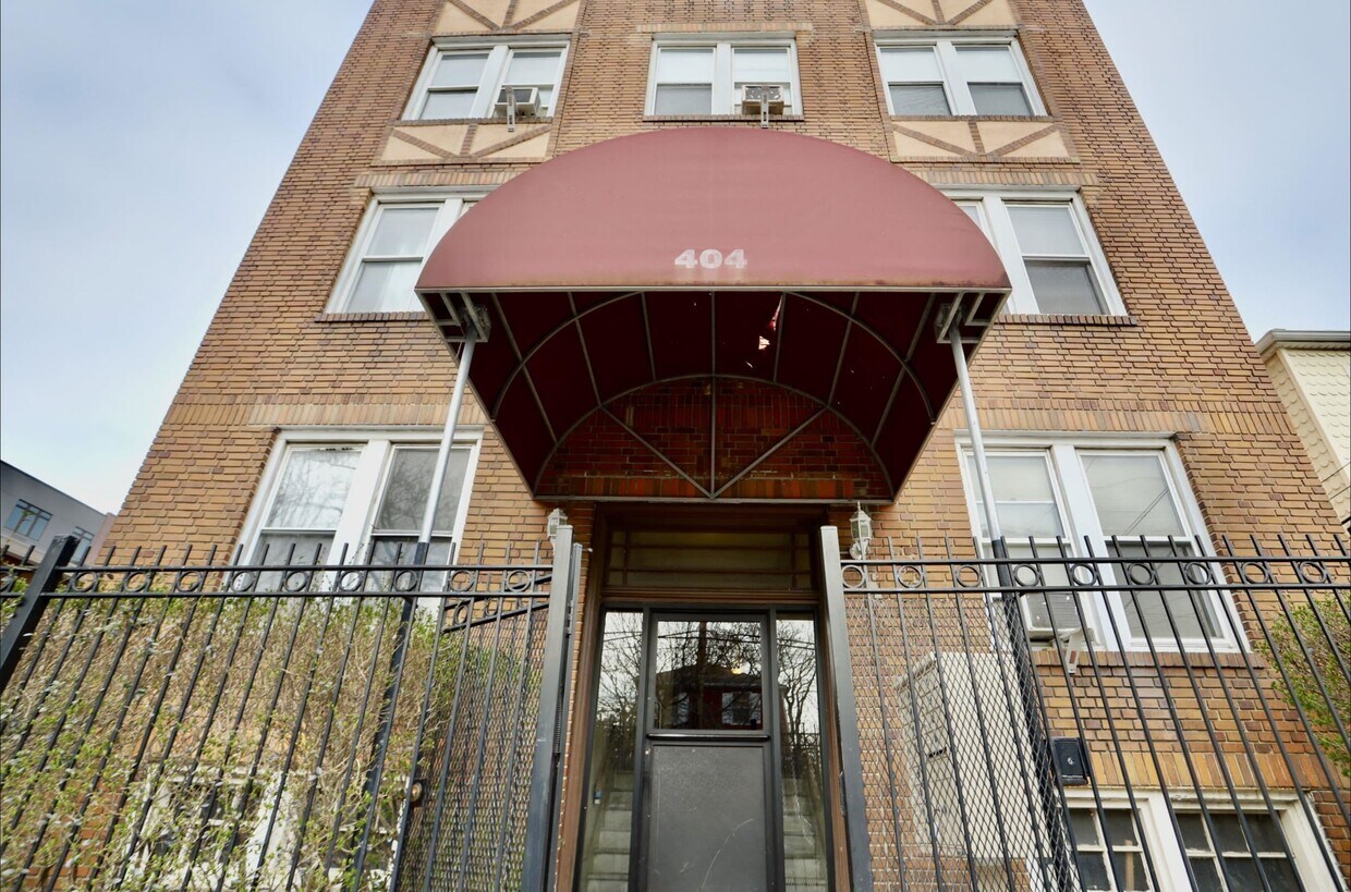 Primary Photo - 404 Stegman Pkwy