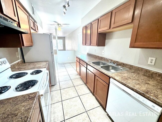 Foto del edificio - ONE MONTH FREE! 2 Bedroom 1 Bath in Mesa M...