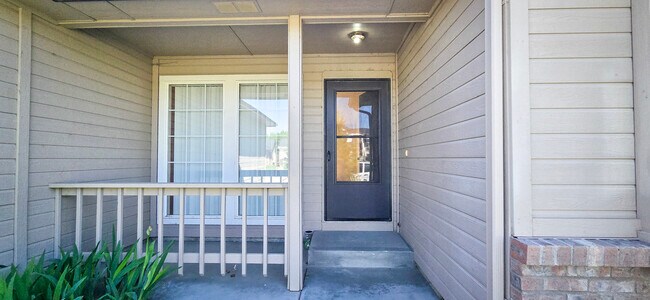 Building Photo - 5875 S Hollyhock Way