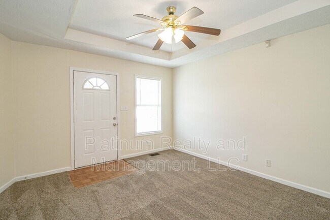 Building Photo - 1613 Hannibal Dr