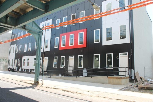 Building Photo - 2009 N Hope St