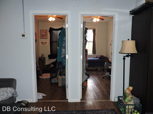 Building Photo - 2337 W Clifton Ave