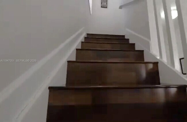 Foto del edificio - 1485 NE 33rd Rd