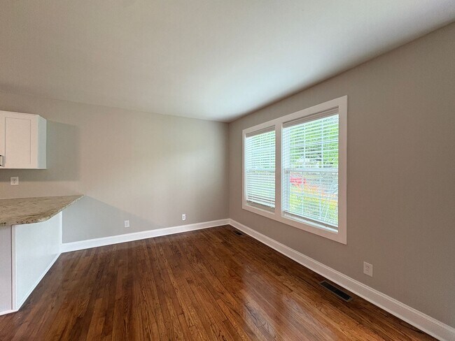Foto del edificio - 2 Bedroom, 1 Bathroom House in Greensboro!