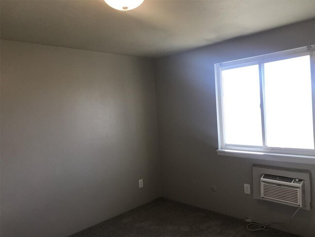 Building Photo - 5600 S Meadow Ln 157