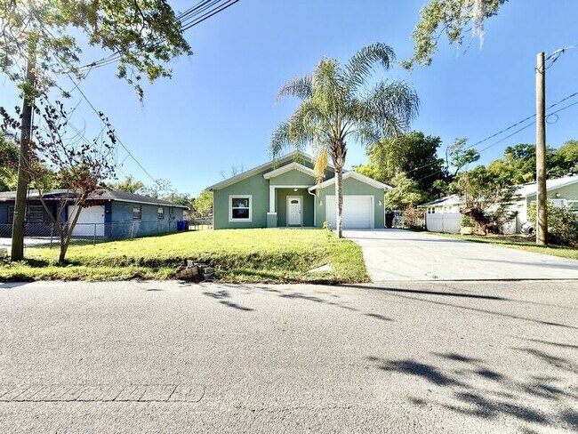 Building Photo - 242 Petteway Dr