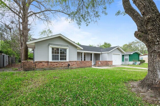 Building Photo - 6717 Sharpcrest St