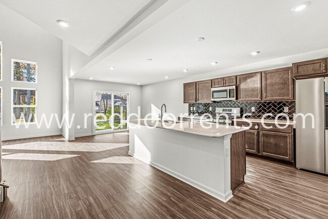 Building Photo - 6903 Oakdale Ln